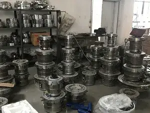  Центр производства экструзионных головок и запчастей для станков 